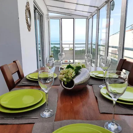 Casa Celia Nazaré