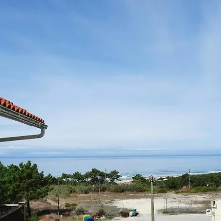 Casa Celia Nazaré